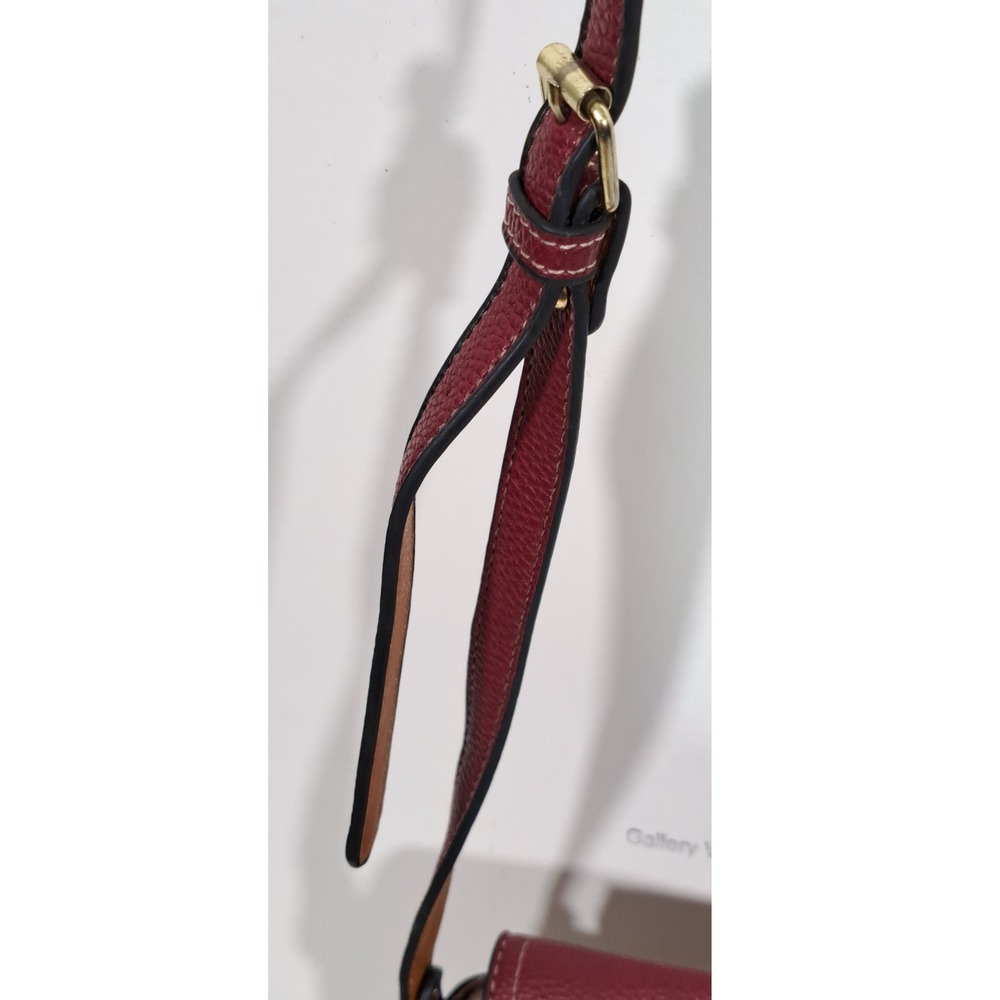 London Fog Burgundy Pebbled Faux Leather Crossbody Saddle Bag with Gold Padlock - Picture 8 of 12
